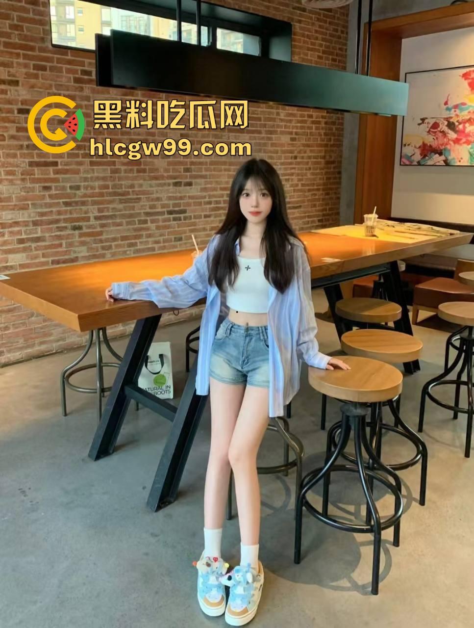 大学生寒假异地久别重逢，见面就开干，满房都是爱液和喘息，从床干到地，抱着不撒手猛猛干久别胜新婚！-1