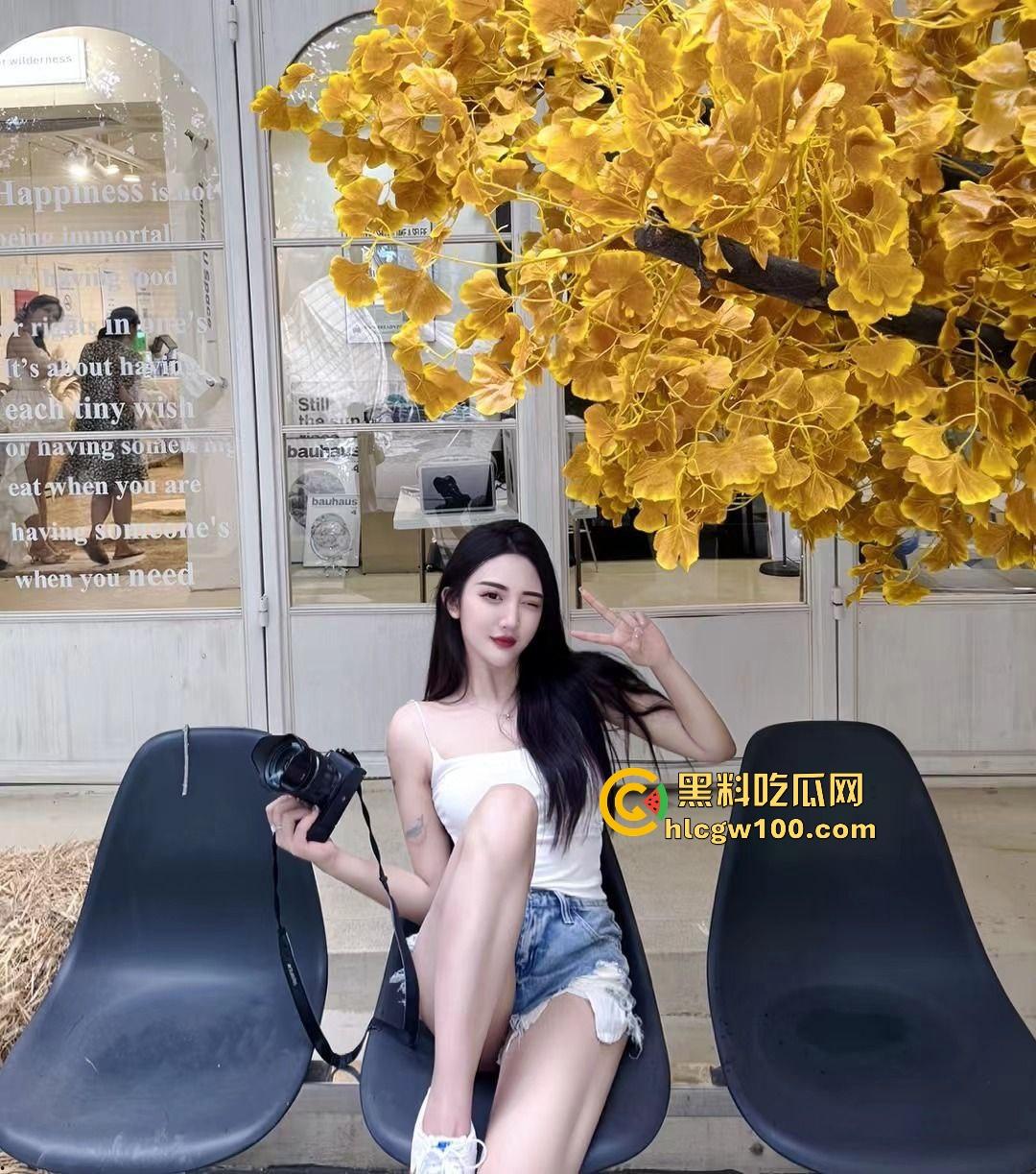 邻里偷情实录，麻将桌上勾搭的骚少妇，老公一出门就开干，69互口倒挂金钩，高潮夹得老王原地喷射！-7